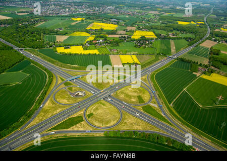 Aerial view, Kamener Kreuz motorway interchange A2 and A1, motorways, Kamen, Ruhr area, North Rhine-Westphalia, Germany,