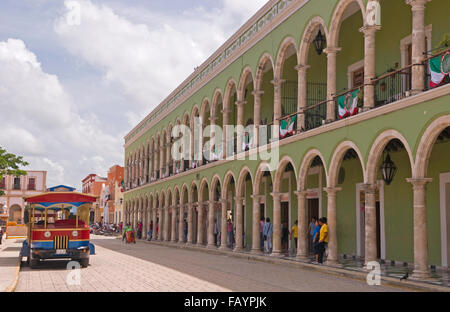 Trolley buse in the plaza (square) in San Francisco de Campeche, Mexico, South America Stock Photo