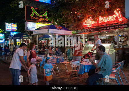 Khaosan Road or Khao San Road is a short street in central Bangkok, Thailand. It is in the Banglamphu area of (Phra Nakhon distr Stock Photo