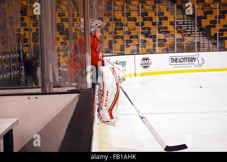 Boston, Massachusetts, USA. 5th Jan, 2016. German ice hockey goal keeper Philipp Grubauer form the NHL club Washington Capitals pictured during training at the TD Garden in Boston, Massachusetts, USA, 5 January 2016. PHOTO: HEIKO OLDOERP - NO WIRE SERVICE - © dpa/Alamy Live News Stock Photo