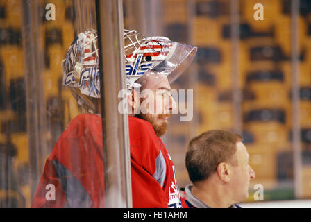 Boston, Massachusetts, USA. 5th Jan, 2016. German ice hockey goal keeper Philipp Grubauer form the NHL club Washington Capitals pictured during training at the TD Garden in Boston, Massachusetts, USA, 5 January 2016. PHOTO: HEIKO OLDOERP - NO WIRE SERVICE - © dpa/Alamy Live News Stock Photo