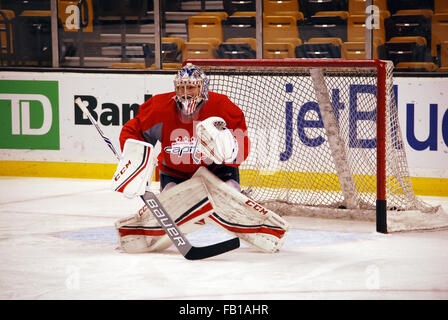 Boston, Massachusetts, USA. 5th Jan, 2016. German ice hockey goal keeper Philipp Grubauer form the NHL club Washington Capitals pictured during training at the TD Garden in Boston, Massachusetts, USA, 5 January 2016. PHOTO: HEIKO OLDOERP - NO WIRE SERVICE - © dpa/Alamy Live News Stock Photo