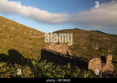 abandoned traditional cottage at the Skellig Ring on Iveragh Peninsula, Co. Kerry, Ireland Stock Photo