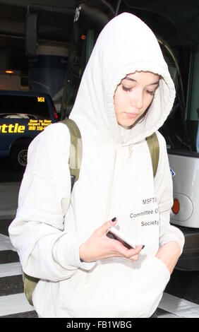 Model Sarah Snyder departs from Los Angeles International Airport  Featuring: Sarah Snyder Where: Los Angeles, California, United States When: 07 Dec 2015 Stock Photo