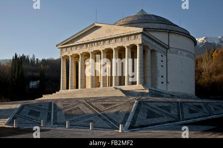 Possagno (Venetien), Tempel des Antonio Canova 1819-31 Stock Photo