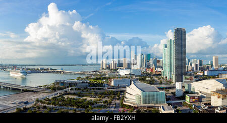 Elevated view over Biscayne Boulevard and the skyline of Miami, Florida, USA Stock Photo