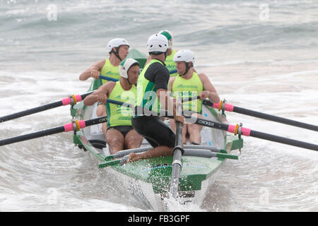 Sydney, Australia. 9th January, 2016. Ocean Thunder elite pro mens and womens surf boat racing at Dee why Beach, Sydney, this is round 3 and involves teams from Bilgola,Freshwater,Collaroy,Dee Why, Batemans Bay,Bondi  and many others Credit:  model10/Alamy Live News Stock Photo