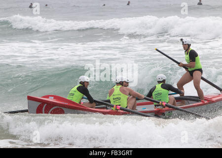 Sydney, Australia. 9th January, 2016. Ocean Thunder elite pro mens and womens surf boat racing at Dee why Beach, Sydney, this is round 3 and involves teams from Bilgola,Freshwater,Collaroy,Dee Why, Batemans Bay,Bondi  and many others Credit:  model10/Alamy Live News Stock Photo