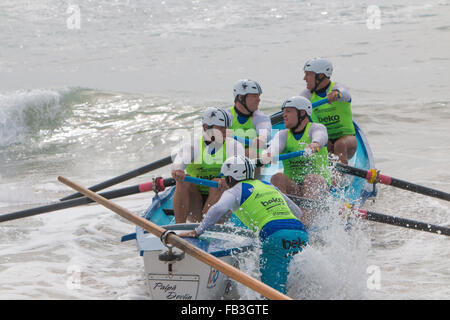 Sydney, Australia. 9th January, 2016. Maroochydore mens team at Ocean Thunder elite pro mens and womens surf boat racing at Dee why Beach, Sydney, this is round 3 and involves teams from Bilgola,Freshwater,Collaroy,Dee Why, Batemans Bay,Bondi  and many others Credit:  model10/Alamy Live News Stock Photo