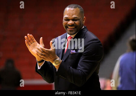 Houston, TX, USA. 08th Jan, 2016. University of Houston head coach Ronald Hughey applauds his team prior to the NCAA women's basketball game between Houston and Connecticut from Hofheinz Pavilion in Houston, TX. Credit image: Erik Williams/Cal Sport Media/Alamy Live News Stock Photo