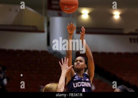 Houston, TX, USA. 08th Jan, 2016. Connecticut Huskies guard Moriah Jefferson (4) pulls up from a jumpshot during the NCAA women's basketball game between Houston and Connecticut from Hofheinz Pavilion in Houston, TX. Credit image: Erik Williams/Cal Sport Media/Alamy Live News Stock Photo