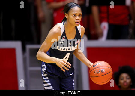 Houston, TX, USA. 08th Jan, 2016. Connecticut Huskies guard Moriah Jefferson (4) brings the ball upcourt during the NCAA women's basketball game between Houston and Connecticut from Hofheinz Pavilion in Houston, TX. Credit image: Erik Williams/Cal Sport Media/Alamy Live News Stock Photo