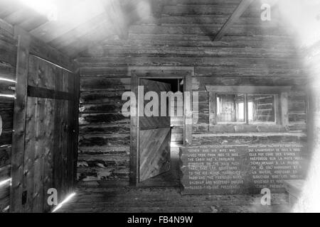 Room of an Old Wooden Cabin, First Ranger Cabin, Yoho Nationalpark, British Columbia, Canada Stock Photo