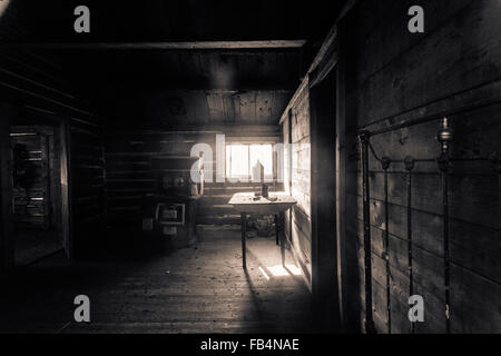 Room of an Old Wooden Cabin, First Ranger Cabin, Yoho Nationalpark, British Columbia, Canada Stock Photo