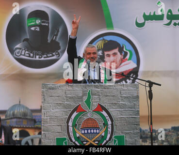 Palestine. 09th Jan, 2016. Hamas leader Ismail Haniyeh of Hamas during the festival in Khan Younis in the southern Gaza Strip. The march organized by Hamas, held to honor the families of Hamas dead fighters, and released in exchange for more than 1,000 Palestinians held in Israeli prisons. © Ramadan El-Agha/Pacific Press/Alamy Live News Stock Photo