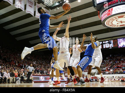 Tuscaloosa, AL, USA. 9th Jan, 2016. Kentucky Wildcats guard Jamal Murray (23) went up and under for two of his 14 points as Kentucky played Alabama on Saturday January 9, 2016 in Tuscaloosa, AL. © Lexington Herald-Leader/ZUMA Wire/Alamy Live News Stock Photo
