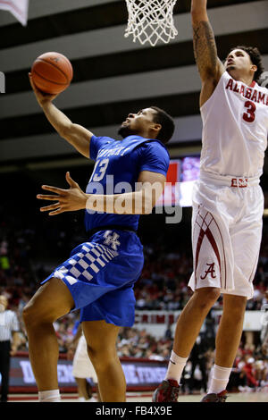 Tuscaloosa, AL, USA. 9th Jan, 2016. Kentucky Wildcats guard Isaiah Briscoe (13) went underneath for two of his 12 points as Kentucky defeated Alabama 77-61 on Saturday January 9, 2016 in Tuscaloosa, AL. © Lexington Herald-Leader/ZUMA Wire/Alamy Live News Stock Photo