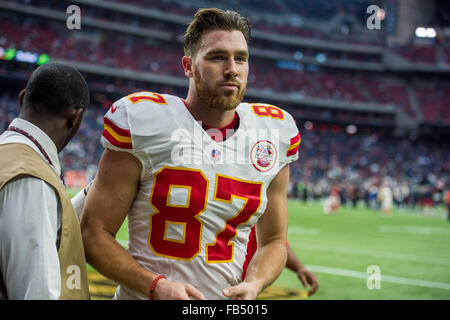Houston, Texas, USA. 9th Jan, 2016. Kansas City Chiefs tight end Travis Kelce (87) prior to an NFL playoff game between the Houston Texans and the Kansas City Chiefs at NRG Stadium in Houston, TX on January 9th, 2016 in the AFC wild card game. Credit:  Trask Smith/ZUMA Wire/Alamy Live News Stock Photo