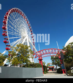 Illinois, Usa: Chicago Navy Pier, panoramic view of the famous Ferris Wheel, Navy Pier's Centennial Wheel, one of the symbols of the Windy City Stock Photo