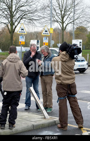 Jeremy Clarkson & James May filming at Reading Service Station, England, on 24th November 2015, for their new Amazon Prime show. Stock Photo