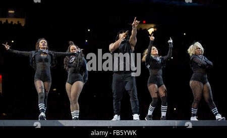 Rosemont, Illinois, USA. 23rd May, 2015. Rapper NELLY performs live on the NKOTB Main Event Tour at Allstate Arena in Rosemont, Illinois © Daniel DeSlover/ZUMA Wire/Alamy Live News Stock Photo