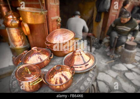 Fez, Medina - Metalworkers workshops in the Place el Seffarine. Morocco Stock Photo