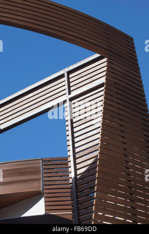 Vertical and horizontal line details in architecture on a building Stock Photo