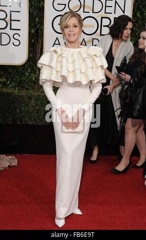 jane fonda 2016 golden globes dress Jane Fonda's Mega Ruffles Owned it on the Golden Globes 2016 Red Carpe