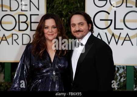 Beverly Hills, USA. 11th Jan, 2016. Actress Melissa McCarthy and her husband Ben Falcone arrive for the 73rd Annual Golden Globe Awards at the Beverly Hilton Hotel in Beverly Hills, California, USA, 10 January 2016. Credit:  dpa picture alliance/Alamy Live News Stock Photo