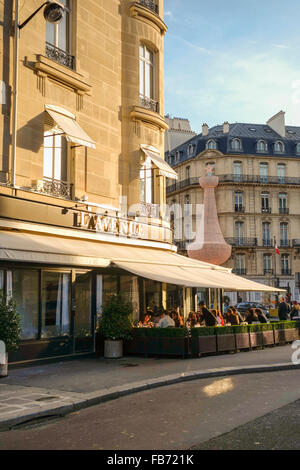 L Avenue restaurant Avenue Montaigne Paris France Stock Photo