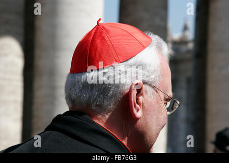 Bishop hat hi-res stock photography and images - Alamy