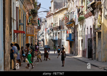 Daily life in Habana Vieja (Old Havana), Cuba Stock Photo