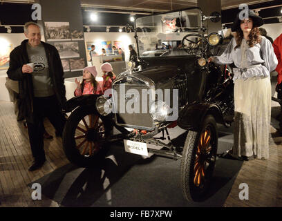 Zagreb, Croatia. 11th Jan, 2016. A 1922 Ford T Roadster car is exhibited during the official opening of the Automobile - Culture of Mobility exhibition at Technical Museum in Zagreb, Croatia, Jan. 11, 2016. The exhibiton representing cars as icon of modern culture, art and design kicked-off here on Monday. © Miso Lisanin/Xinhua/Alamy Live News Stock Photo