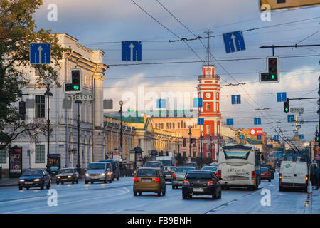 Russia, St Petersburg, view down Nevsky prospekt towards Gostiny Dvor and Duma tower Stock Photo