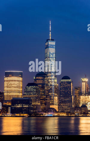 Night view of One World Trade Center and Lower Manhattan financial center, Manhattan, New York, USA Stock Photo