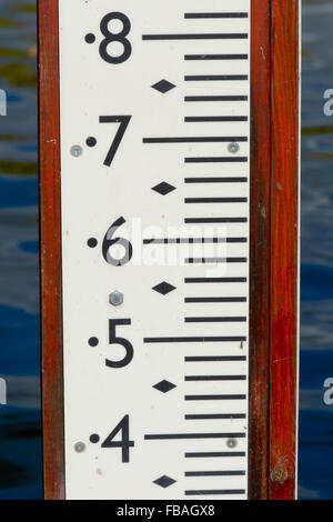 Depth Ruler River Water level marker in a river Stock Photo - Alamy