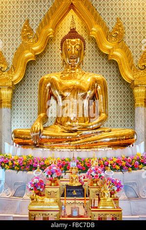 The golden buddha at Wat Traimit, Bangkok, Thailand Stock Photo