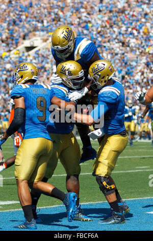 Los Angeles, CA, USA. 28th Oct, 2018. Green Bay Packers nose tackle Kenny  Clark #97 holding fours (UCLA) during the NFL Green Bay Packers vs Los  Angeles Rams at the Los Angeles