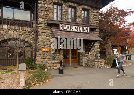 bear mountain inn New York Stock Photo - Alamy