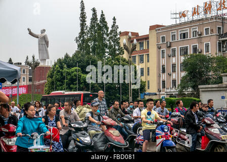 statue of Mao Zedong on Tianfu square, the city center of Chengdu. Stock Photo