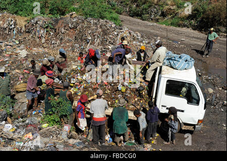 MADAGASCAR Antananarivo, dumping site, people live from waste picking Stock Photo