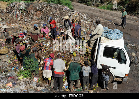 MADAGASCAR Antananarivo, dumping site, people live from waste picking Stock Photo