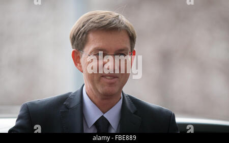 Berlin, Germany. 14th Jan, 2016. Slovenian Prime Minister Miro Cerar arrives to the Federal Chancellery in Berlin, Germany, 14 January 2016. Photo: KAY NIETFELD/dpa/Alamy Live News Stock Photo