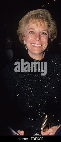 Washington, DC., USA, 5th December 1993 Lesley Stahl of CBS arrives at the Kennedy Center for the Performing Arts to attend the annual Kennedy Center Honors.Lesley Rene Stahl is an American television journalist. Since 1991, she has reported for CBS on 60 Minutes. The Kennedy Center Honors is an annual honor given to those in the performing arts for their lifetime of contributions to American culture. Credit: Mark Reinstein Stock Photo