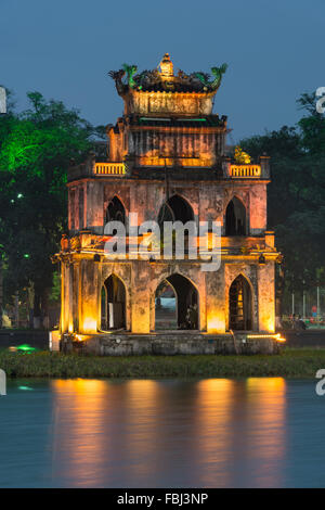 Thap Rua (Turtle Tower) lit up in Hoam Kien Lake, Hanoi, Vietnam Stock Photo