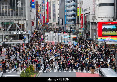 15 April, 2012. Shinjuku, Tokyo, Japan. Lot of people crossing crosswalk Stock Photo