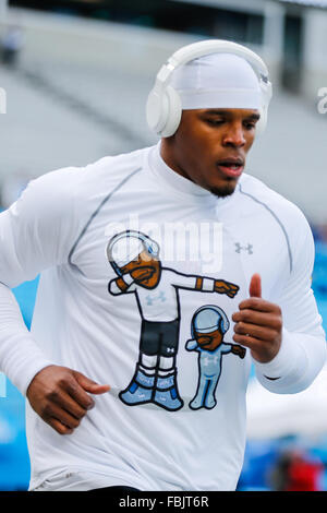 Charlotte, NC, USA. 17th Jan, 2016. Bank of America Stadium, Charlotte, NC, USA.  Carolina Panthers quarterback Cam Newton (1) warms up during the NFC Divisional Playoff game between the Carolina Panthers and the Seattle Seahawks at Bank of America Stadium in Charlotte, NC. Credit:  Action Plus Sports Images/Alamy Live News Stock Photo