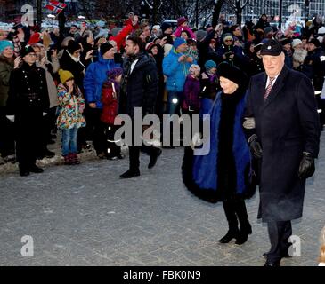 Oslo, 17-01-2016 King Harald and Queen Sonja 25th anniversary of the ascension to the Norwegian throne of Their Majesties King Harald and Queen Sonja The Royal Family attends the events at The Palace Square (Slottsplassen) RPE/Albert Nieboer/Netherlands OUT - NO WIRE SERVICE - Stock Photo