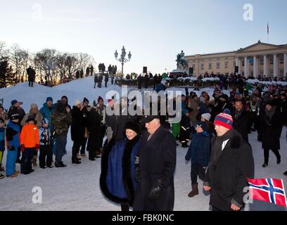 Oslo, 17-01-2016 King Harald and Queen Sonja 25th anniversary of the ascension to the Norwegian throne of Their Majesties King Harald and Queen Sonja The Royal Family attends the events at The Palace Square (Slottsplassen) RPE/Albert Nieboer/Netherlands OUT - NO WIRE SERVICE - Stock Photo