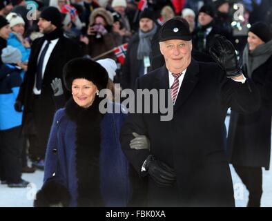 Oslo, 17-01-2016 King Harald and Queen Sonja 25th anniversary of the ascension to the Norwegian throne of Their Majesties King Harald and Queen Sonja The Royal Family attends the events at The Palace Square (Slottsplassen) RPE/Albert Nieboer/Netherlands OUT - NO WIRE SERVICE - Stock Photo